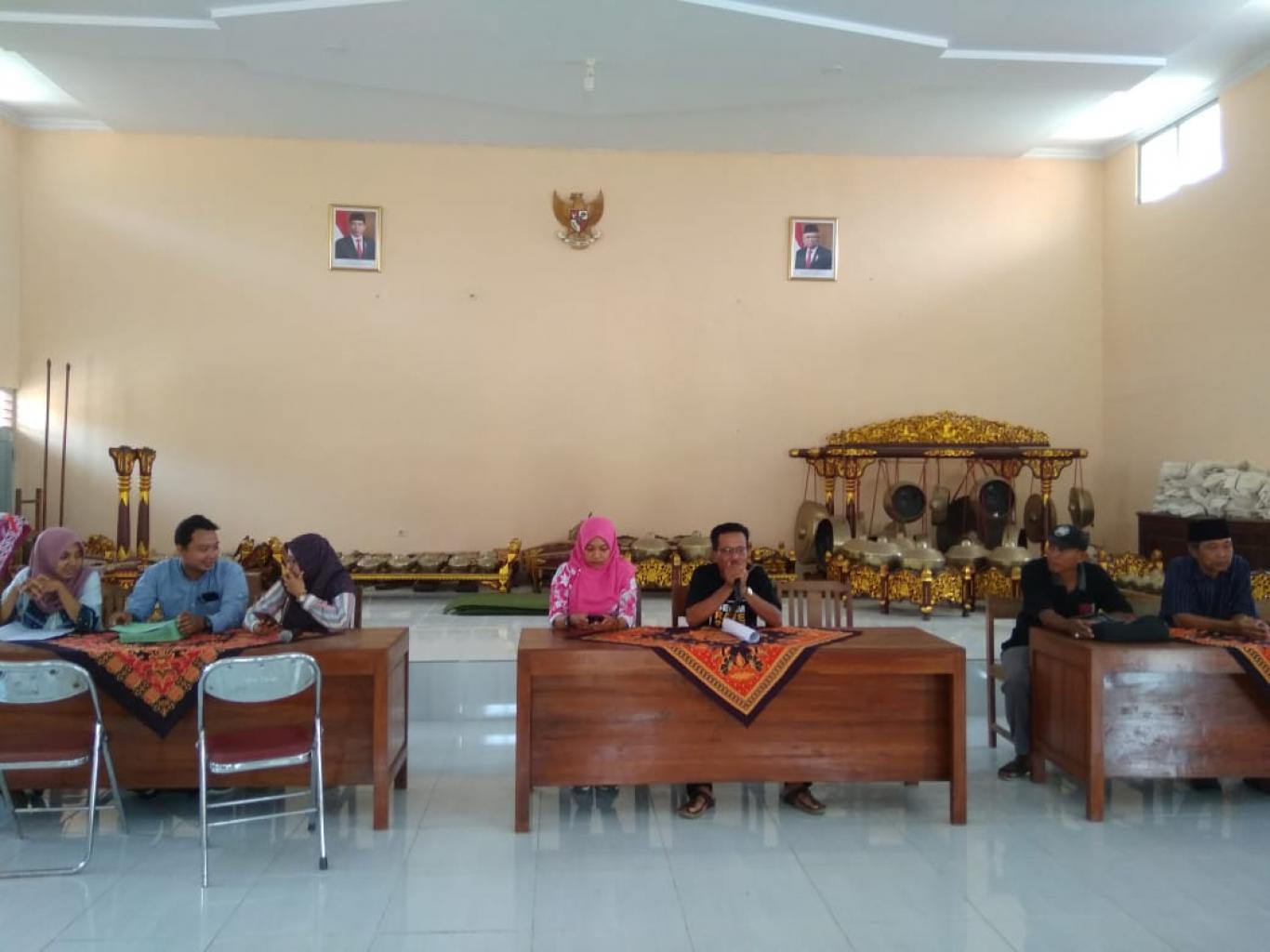 Penyerahan Sertifikat Tanah Oleh Pemerintah Desa Seloharjo